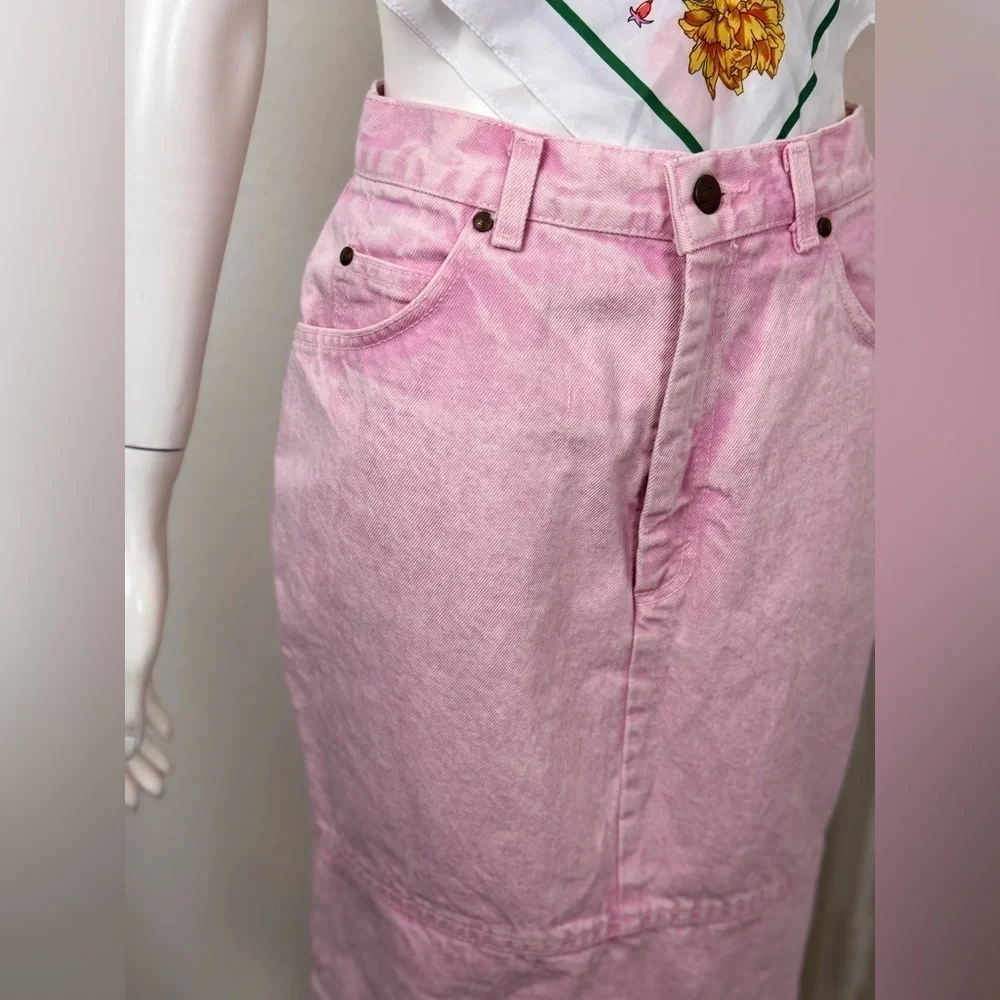 Levi’s vintage Pastel Pink Denim Skirt Sz 11. D10